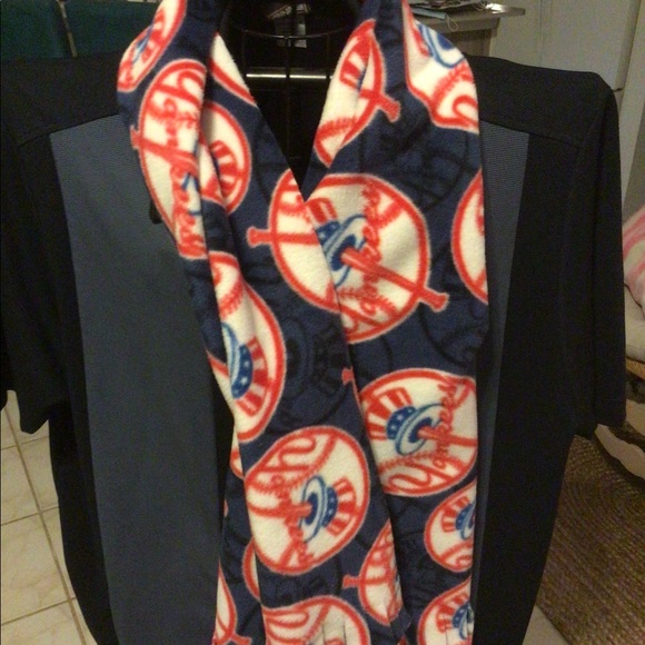 New York Yankees fringed scarf - Picture 2 of 4